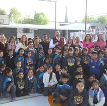 ENTREGA PRESIDENTE MUNICIPAL ISMAEL BURGUEÑO MATERIAL PARA REFORZAR LA INFRAESTRUCTURA EN LA ESCUELA PRIMARIA MUNICIPAL “CLUB DE LEONES”