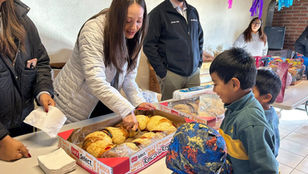 LOS REYES MAGOS LLEGAN A LA RUMOROSA CON ALEGRÍA, CARIÑO Y SOLIDARIDAD