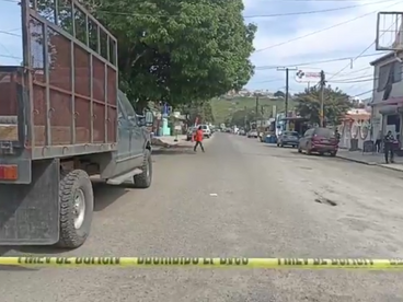 CIERRAN CALLE AMBAR POR CABLES TIRADOS