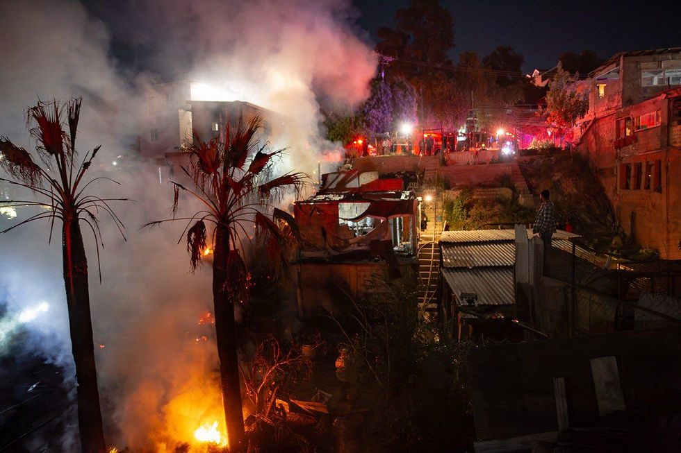 INCENDIO CONSUME DOS VIVIENDAS EN CAMINO VERDE