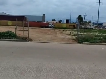 APILAN CONTENEDORES EN ZONA HABITACIONAL