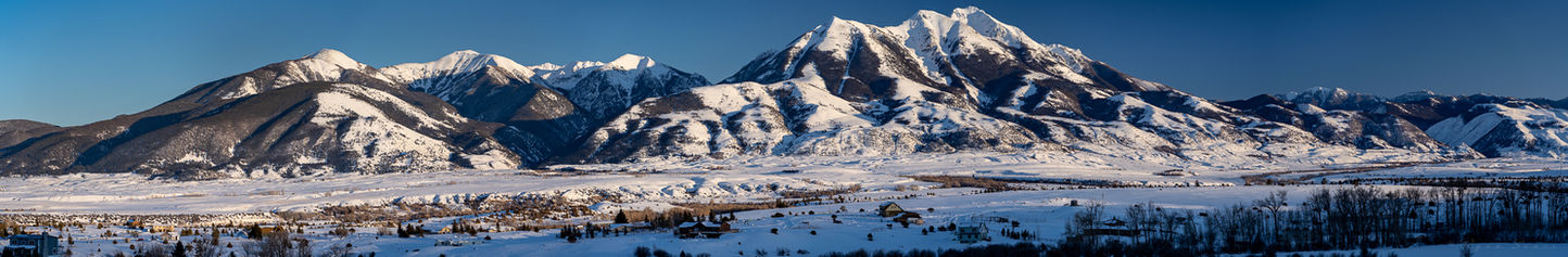 Emigrant Peak, panorama, snow covered mountains, Yellowstone River, Paradise Valley, Montana