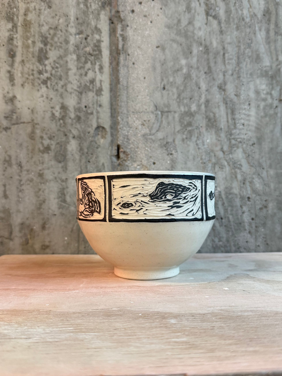 Thumbnail: Sgraffito Reptile Bowl