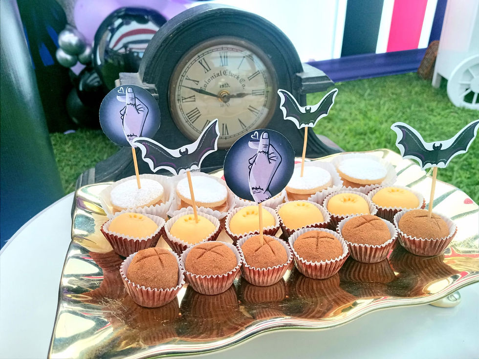 PEQUEÑOS MOUNSTRITOS CATERING