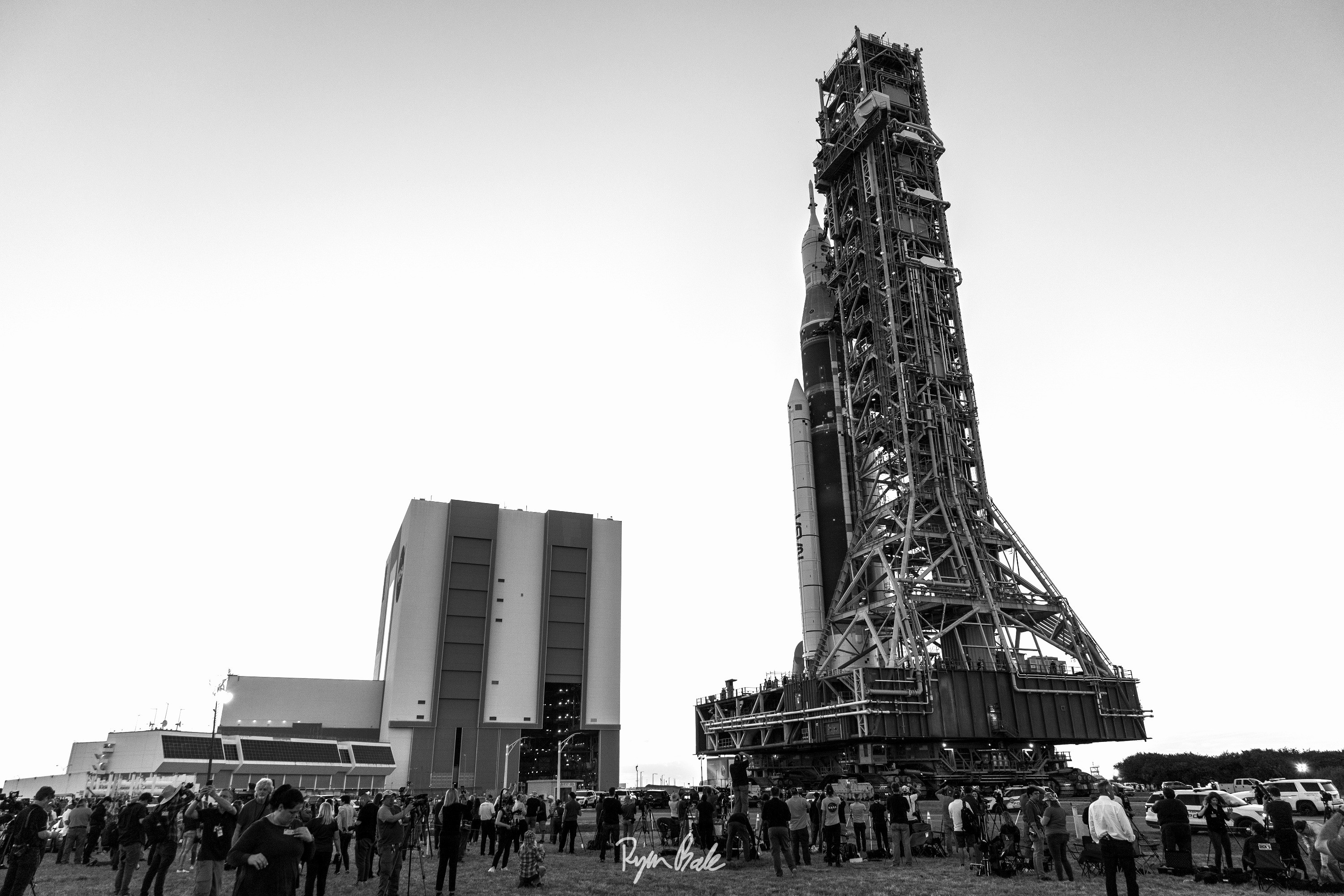 Artemis I first rollout // Photo: Ryan Bale