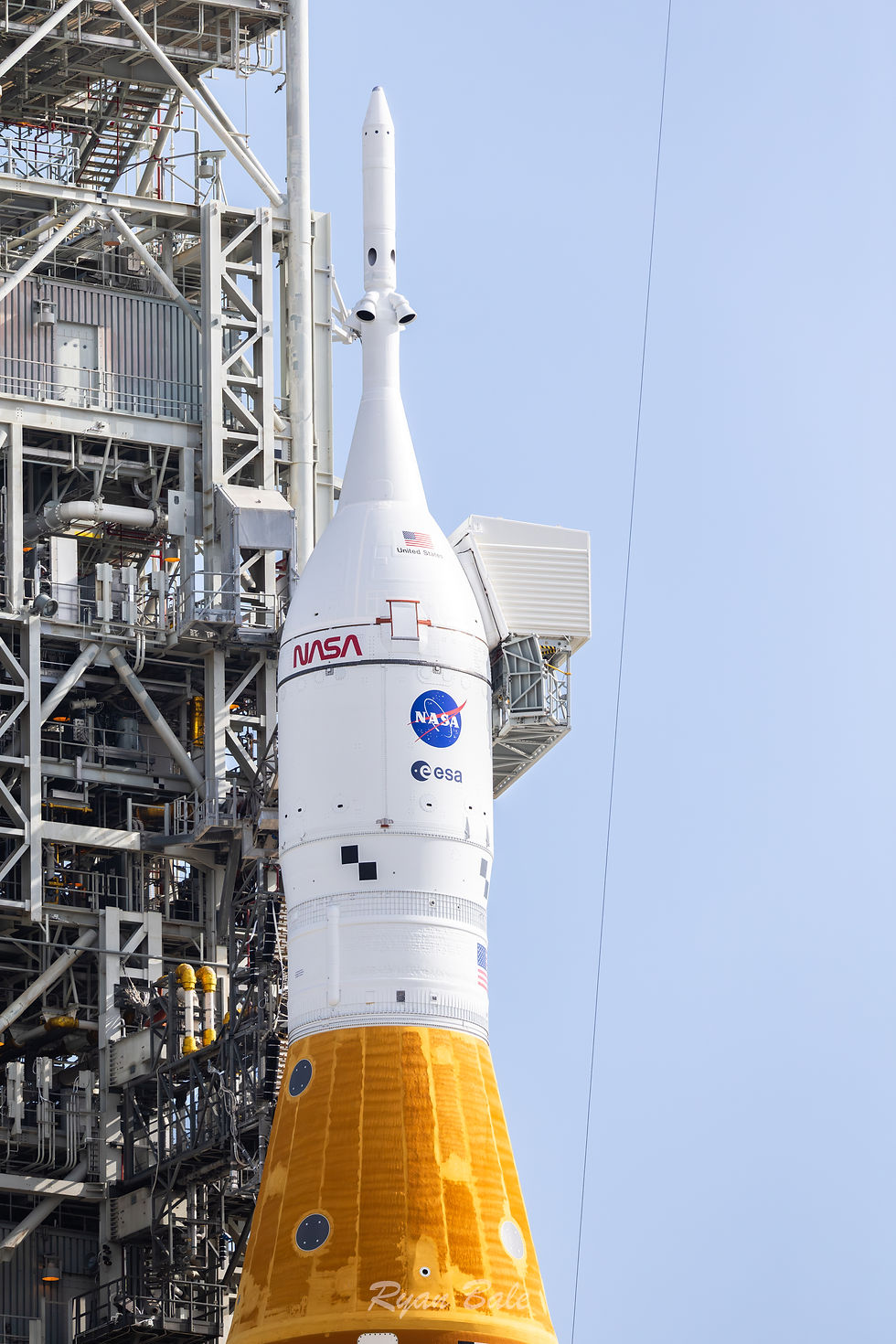 Orion spacecraft atop SLS // Photo: Ryan Bale