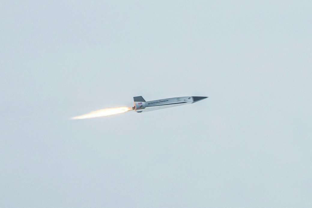 TA-2 firing its Hadley engine to Mach 5 // Photo: Julian Guerra - Stratolaunch