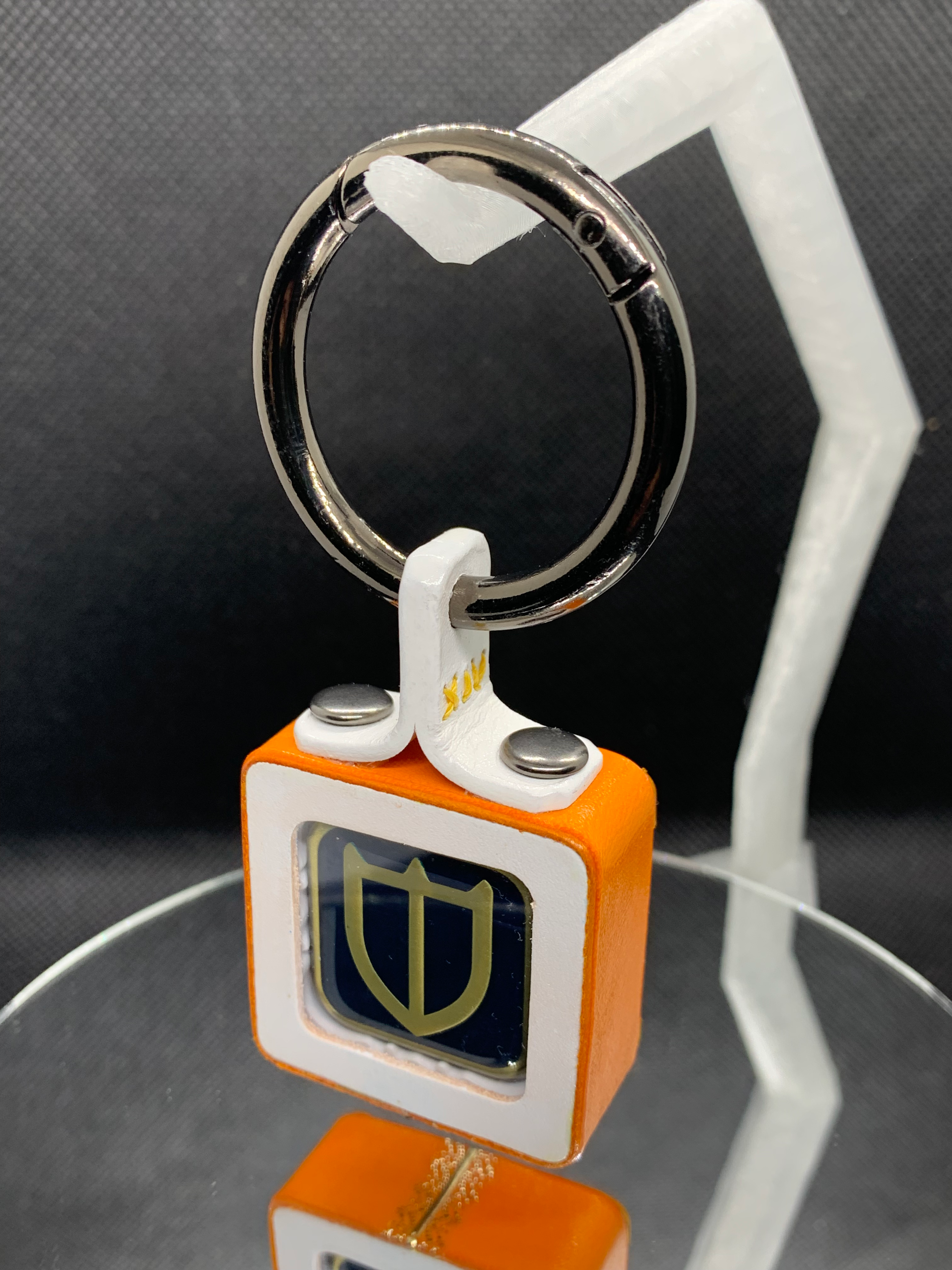 ピンバッジキューブホルダー(オレンジ)