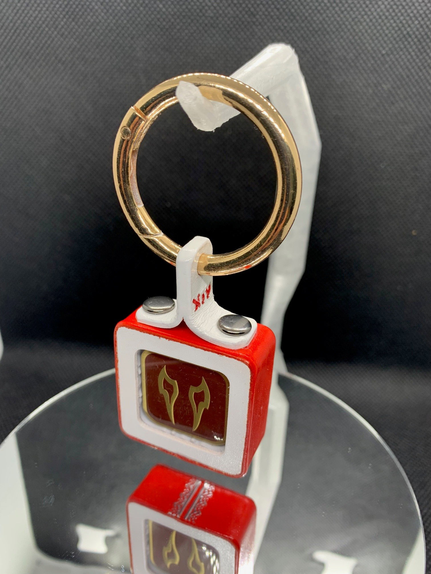 ピンバッジキューブホルダー(レッド)