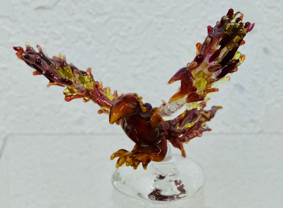 borosilicate art glass bird by Robert Humphreys, the Twisted Juniper