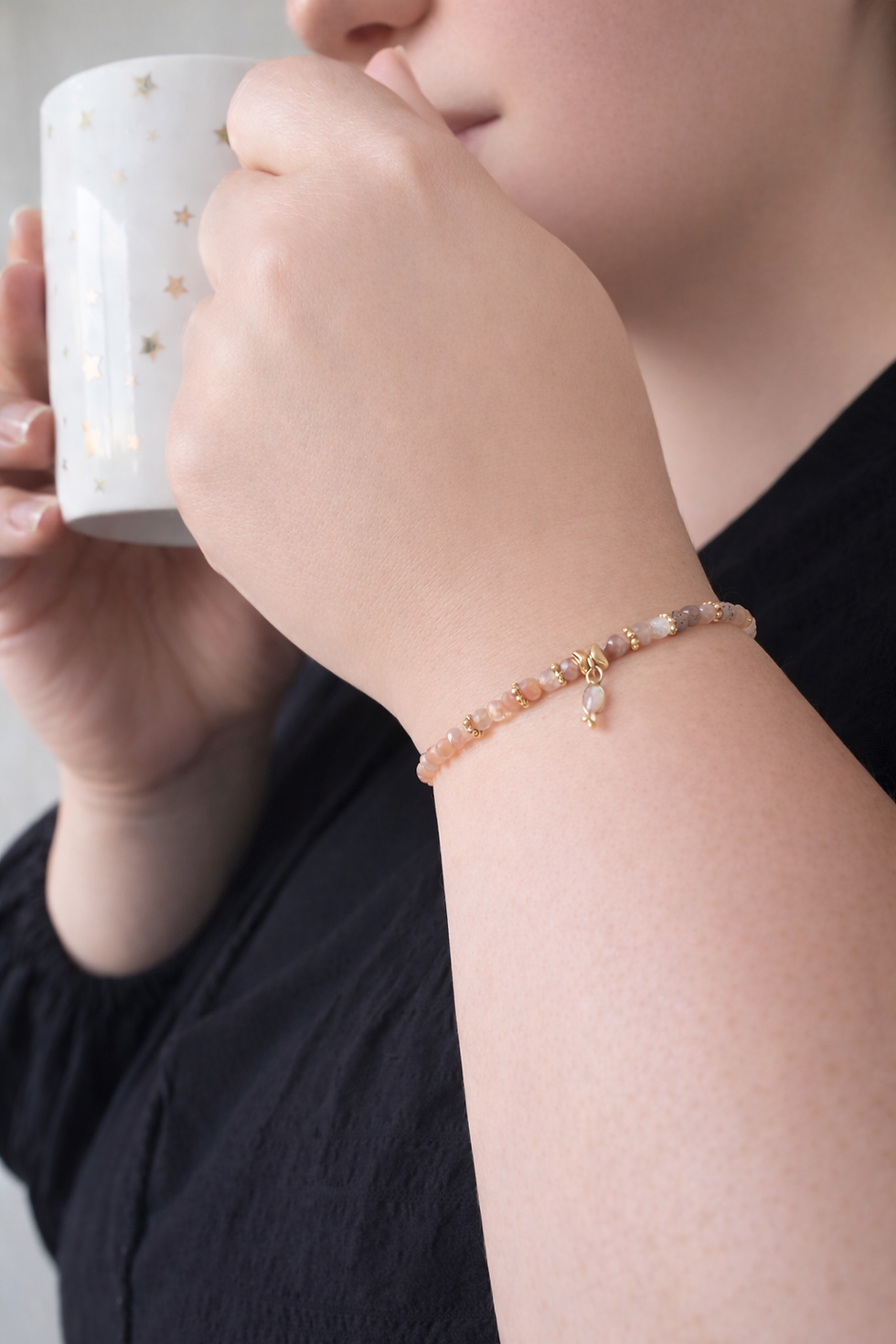 Thumbnail: 🌙 Bracelet talisman – Féminité 
