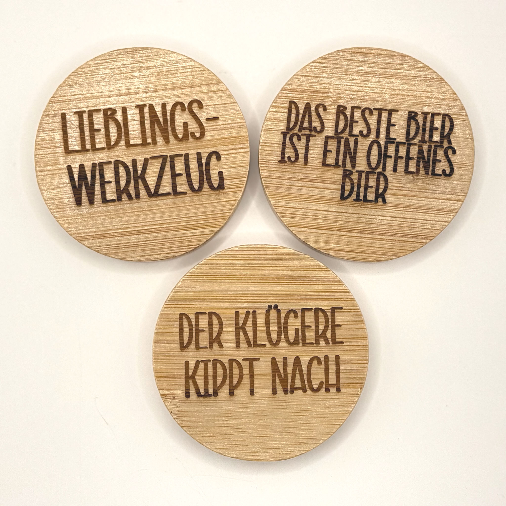 Holz-Flaschenöffner rund – die perfekte Geschenkidee mit Humor!