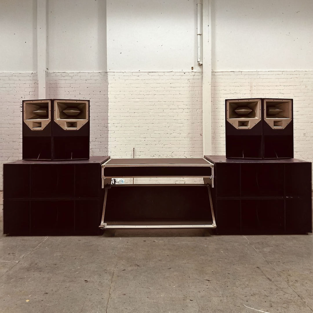 Custom F1 Sound system (Amplified)
