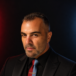 Παλιούρας Χρήστος, σχεδιαστής του μενταγιονιού CRYSTALEX