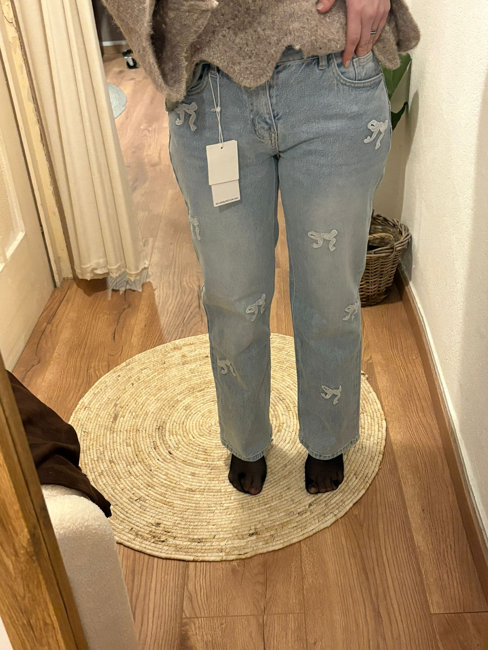 Miniaturbild: Jeans Schleifen