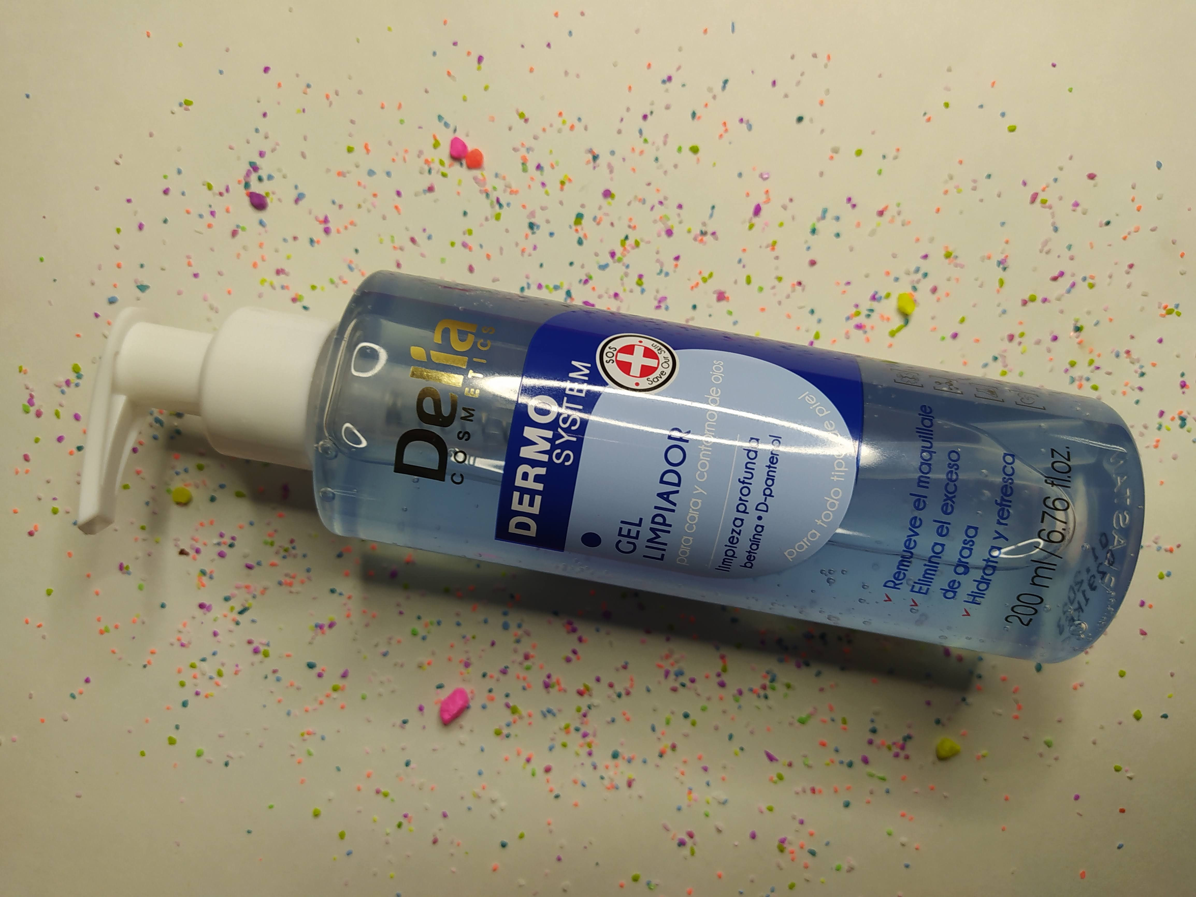 Gel limpiador, dermo system Delia