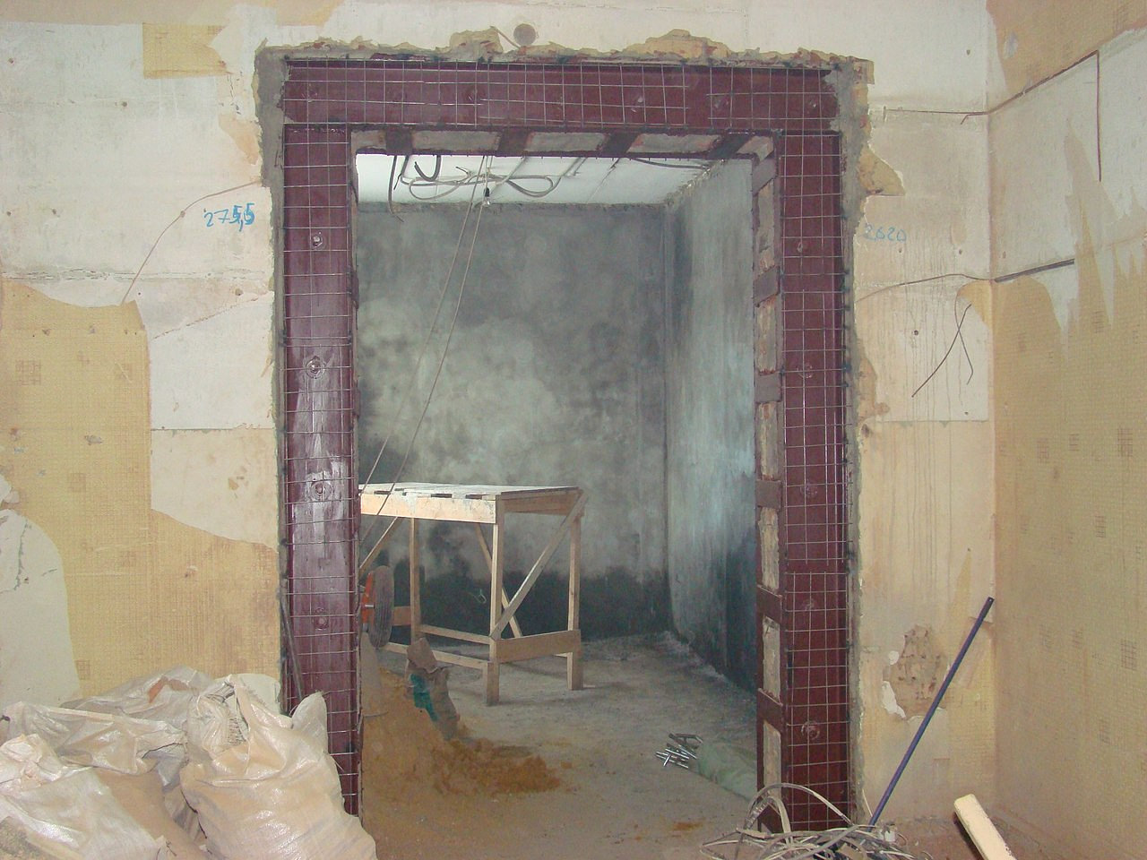 Демонтаж несущих стен с усилением