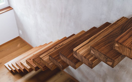 R+E-header-treppe.jpg