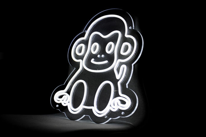 LEDネオンサインを斜めから