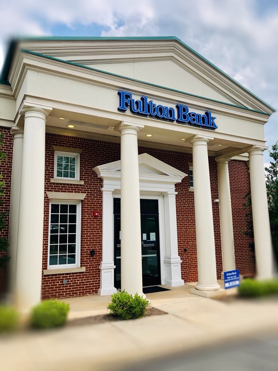 Fulton Bank exterior photo
