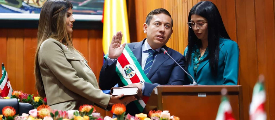 Gobernador Carlos Amaya tomó posesión ante la Asamblea de Boyacá
