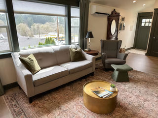 Custom Living Room_4_2024.jpeg