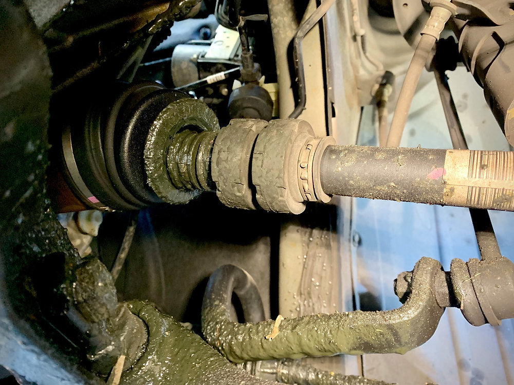 why-does-my-car-make-clicking-noises-when-i-turn-corners-cv-shafts