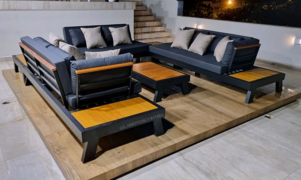 Sofá sob medida alto padrão em alumínio e detalhes em madeira para área externa, cobertura, área gourmet, varanda, sacada

Móveis de área externa