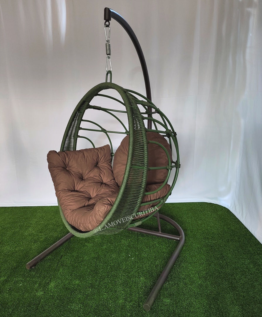 Balanço suspenso em alumínio e corda náutica para varanda, sacada e área externa.
Móveis para área externa