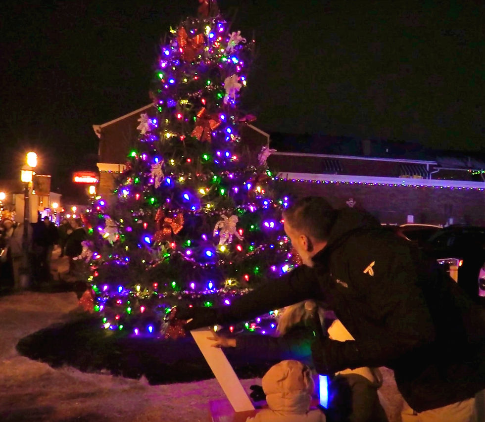 Mayor Grubbs lighting the City of Harrison Christmas Tree