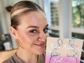 10 Country Artists with Books