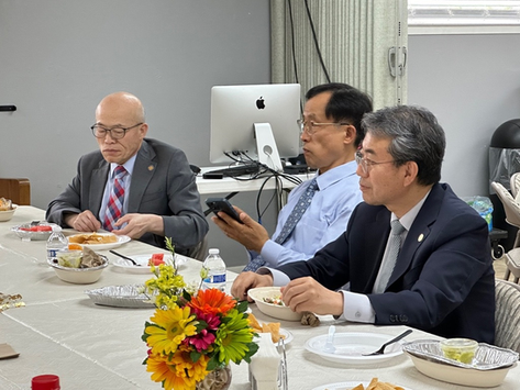 황디모데 교수, '회복의 관점을 강화하라' 회복의 신학연구학회 정기학술대회에서... "말씀과 만남 그리고 회복"주제에서...회복의 신학이란:"회복케 하시는 성삼위 일체 하나님을 연구하는 학문, 잃어버린 기업을 하시는 회복케 하시는 성삼위 하나님을 연구한 학문이다"