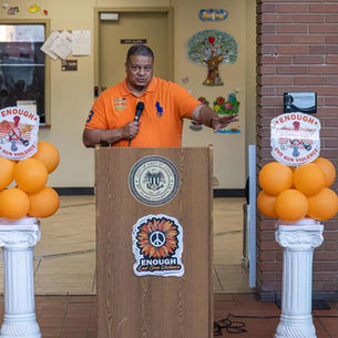 East St. Louis community gathers to offer support — and solutions — for gun violenceRead more at: 
