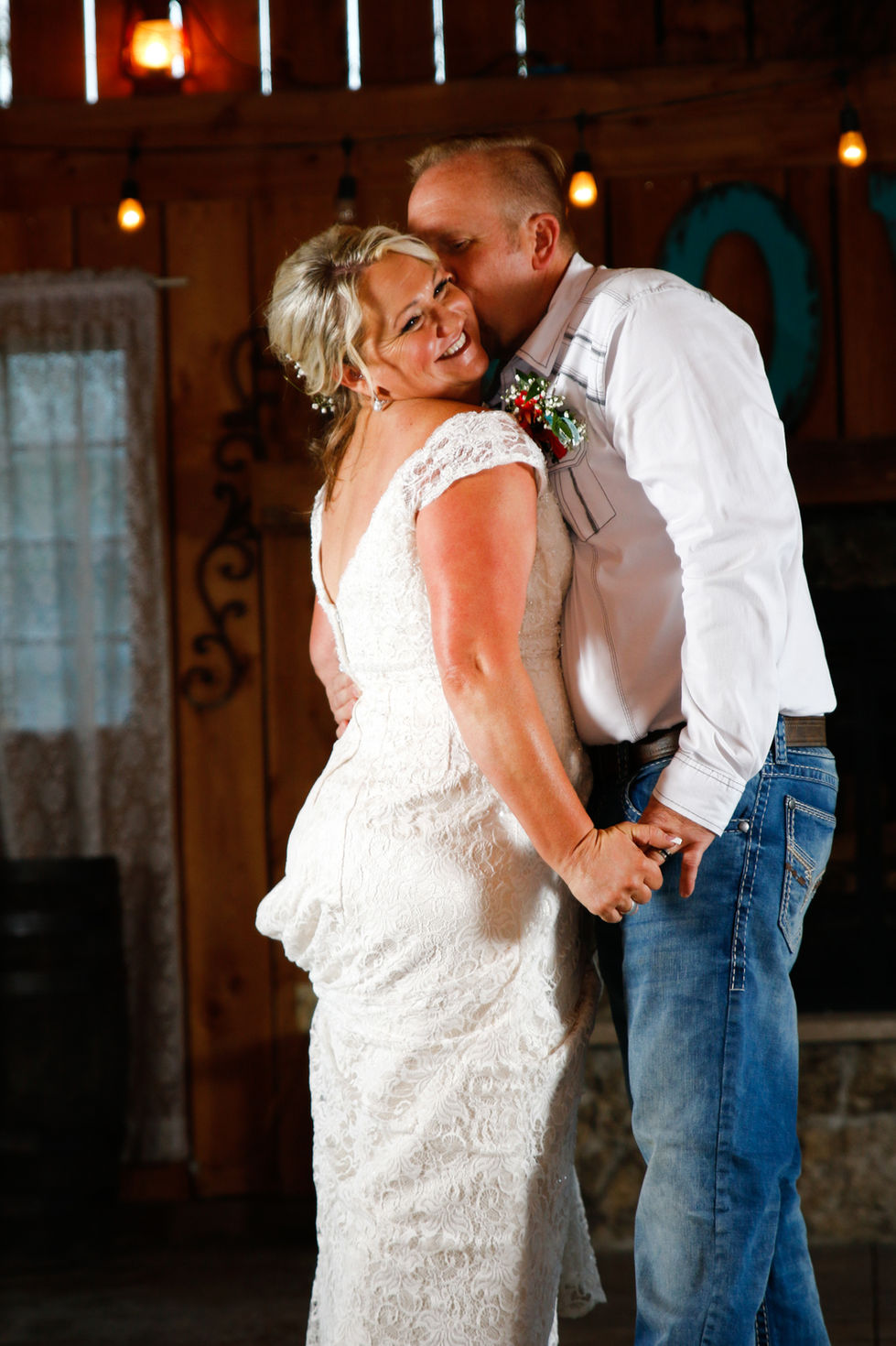 utah-wedding utah-wedding-photographer country-wedding rustic-wedding utah-bride barbwire-