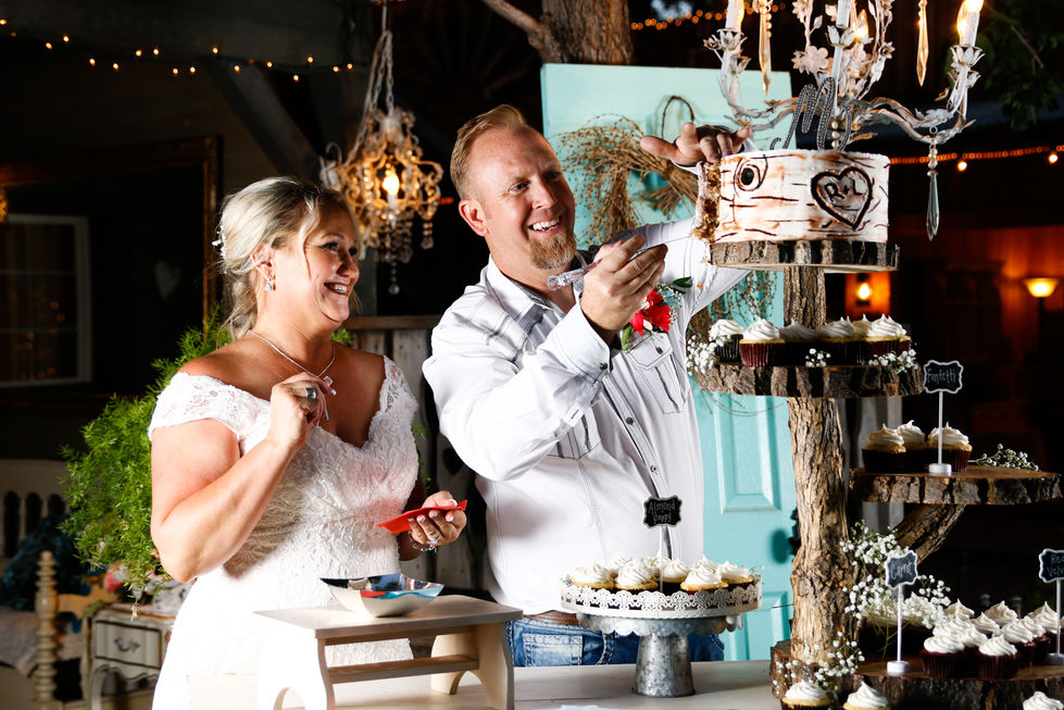 utah-wedding utah-wedding-photographer country-wedding rustic-wedding utah-bride barbwire-