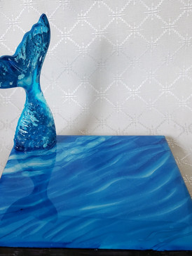 MJ Studios Whale Tail Table