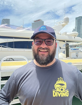 ACE DIVING MIAMI PADI INSTRCUTOR JESUS MIAMI.jpeg