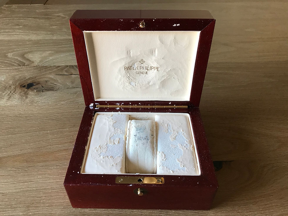 Thumbnail: Patek Philippe Rue de Rhône Boutique Case