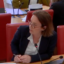 Vers une Assemblée nationale plus inclusive : fin du vote par assis et levé