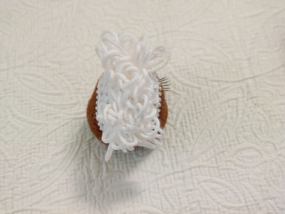 Thumbnail: Dangle Diva -crochet keychain