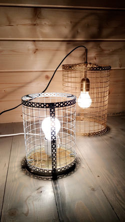 Håndlaget lamper