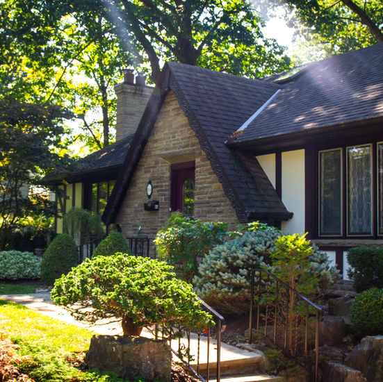 Exterior Restoration (Goldthorpe)
Exterior repaint of an old home in the Port Credit neighbourhood. Our team scraped off the old loose paint, sanded down the ridges, primed the trim and applied 2 coats of latex paint - Port Credit, Mississauga