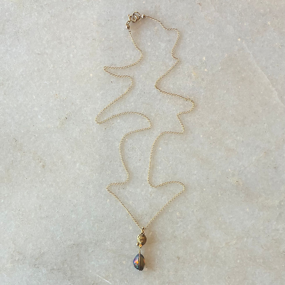 Thumbnail: Opal gold necklace