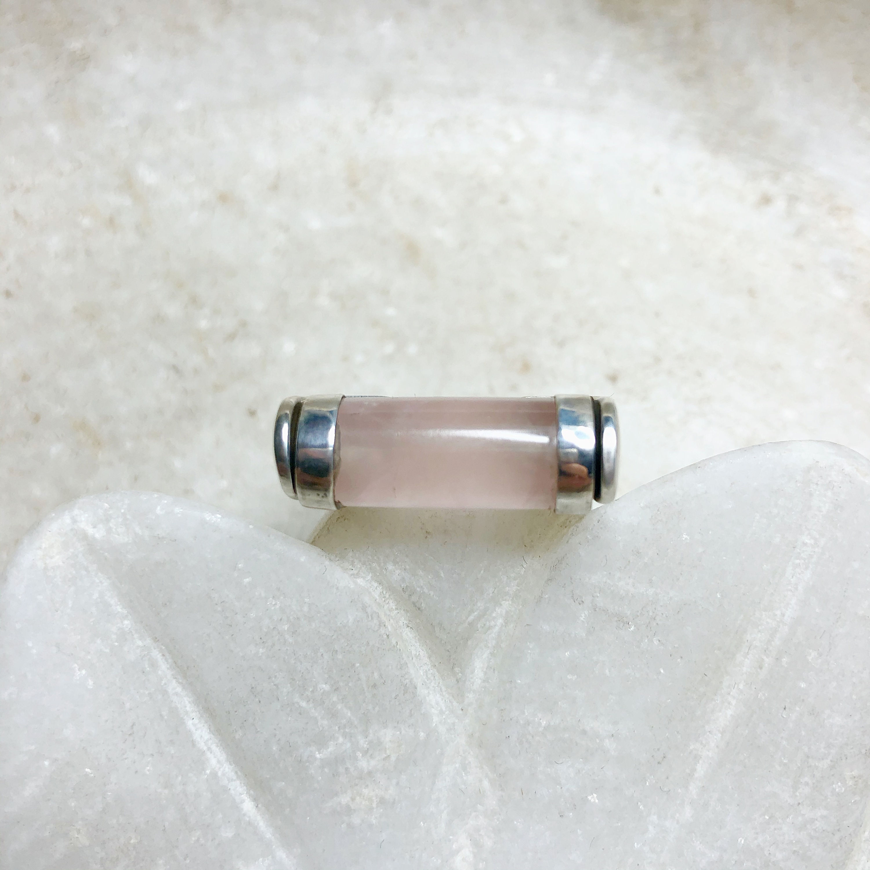 Rose quartz barrel silver ring