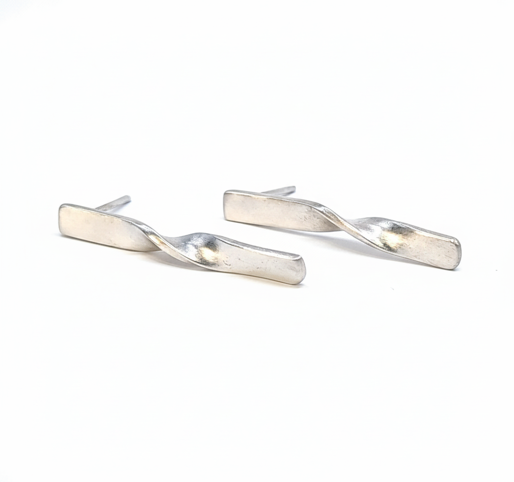 Ribbon earrings