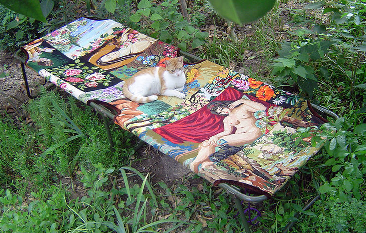 Collection de créations originales confectionnées à la main à partir de pièces Vintage: foulards de soie, rideaux, canevas...