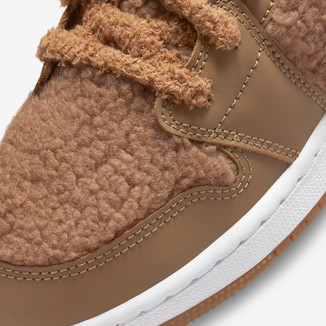 air-jordan-1-low-big-kids-shoes-x34W2W (3).jpeg