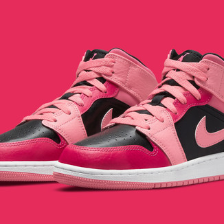 Air-Jordan-1-Mid-GS-554725-662-2.jpeg