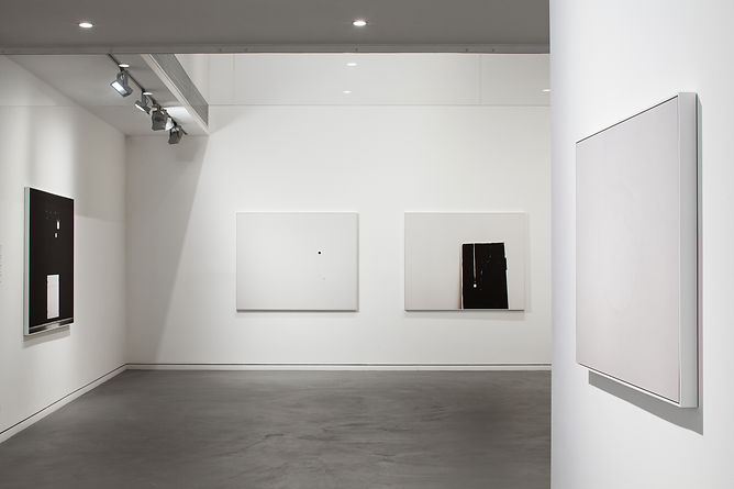Michal sophia tobiass; michal tobiass; Michal sophia; artist; photography; walls; holes; israel museum; tel aviv museum; basis gallery; shlomit broyer; bearing wall; postmortem; gideon gechtman מיכל סופיה טוביאס; מיכל טוביאס; מיכל סופיה; אמנית; צלמת; כוריאוגרפית; כוריאוגרפיה; גלריה בסיס; שלומית ברויר; מוזיאון ישראל; מוזיאון תל אביב; הנרי סאלה; גדעון גכטמן; קירות; חורים