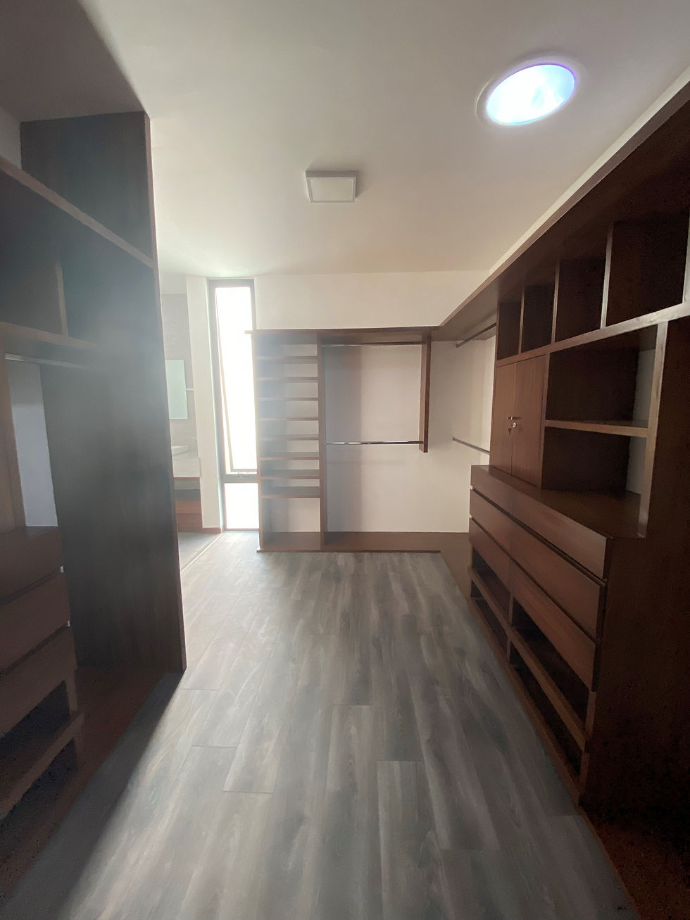 CLOSET 2
